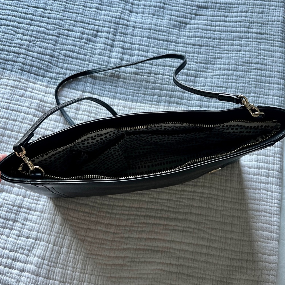 Vince Camuto crossbody clutch purse - Picture 6 of 7